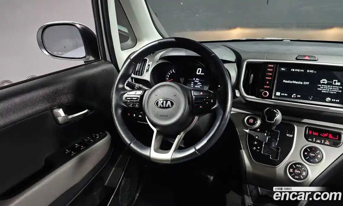 Kia Ray 2021 1.0 Автомат в Москве № 115694, фото 11