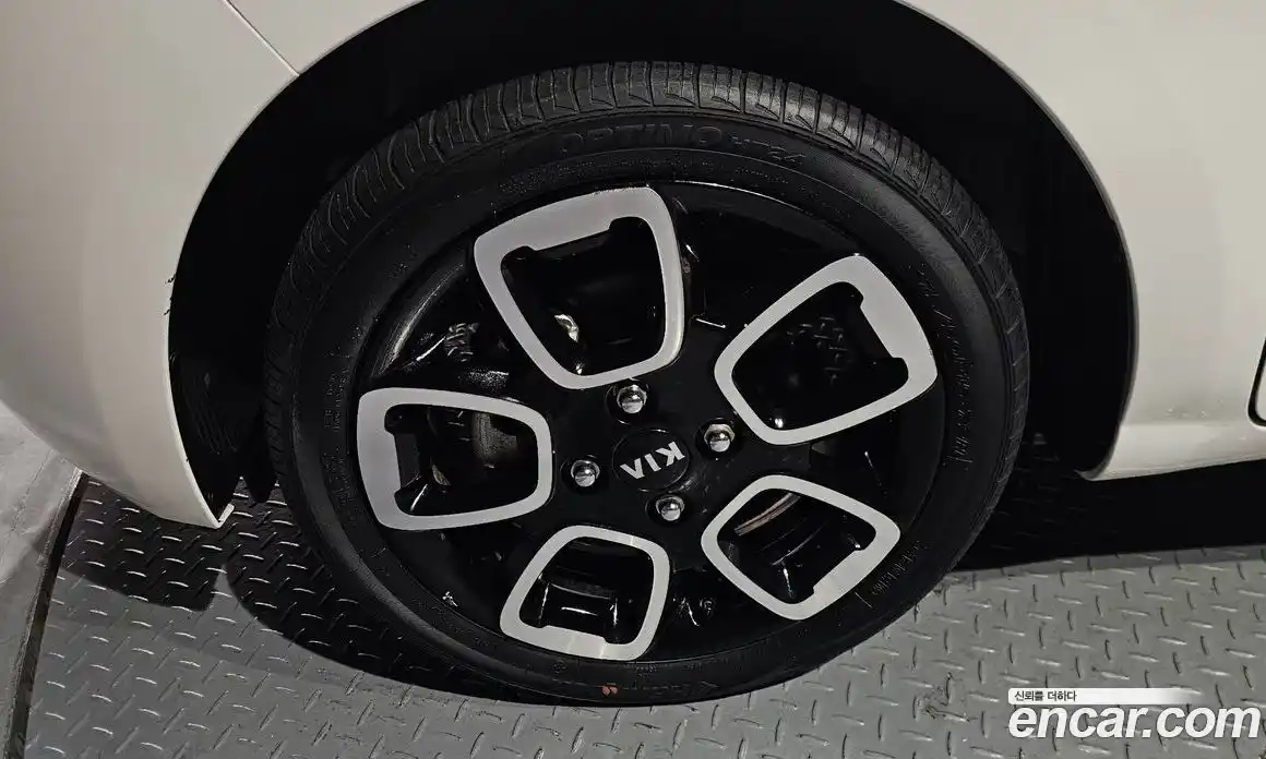 Kia Ray 2021 1.0 Автомат в Москве № 115694, фото 14