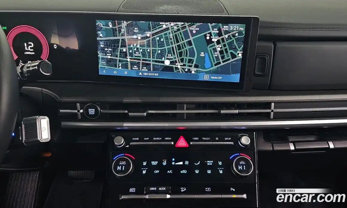 Hyundai Santa Fe 2025 1.6 Автомат в Москве № 115768, фото 19