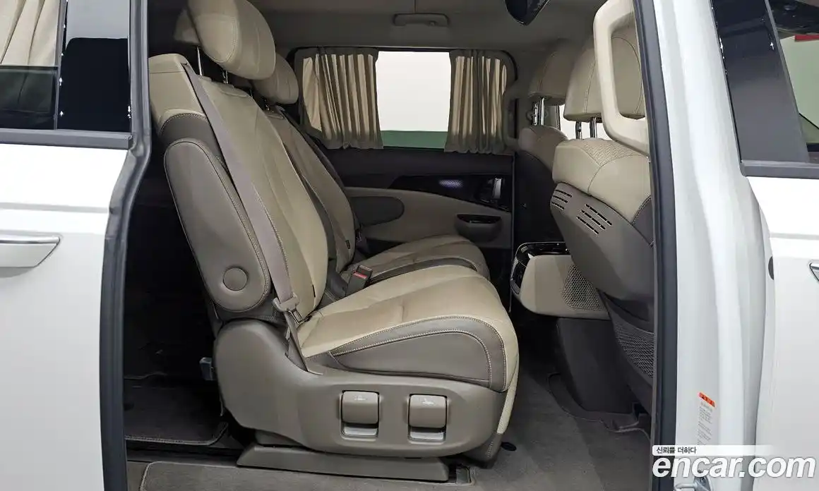 Kia Canival 2022 2.2 Автомат в Москве № 121665, фото 6