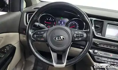 Kia Canival 2018 2.2 Автомат в Москве № 123725, миниатюра 3