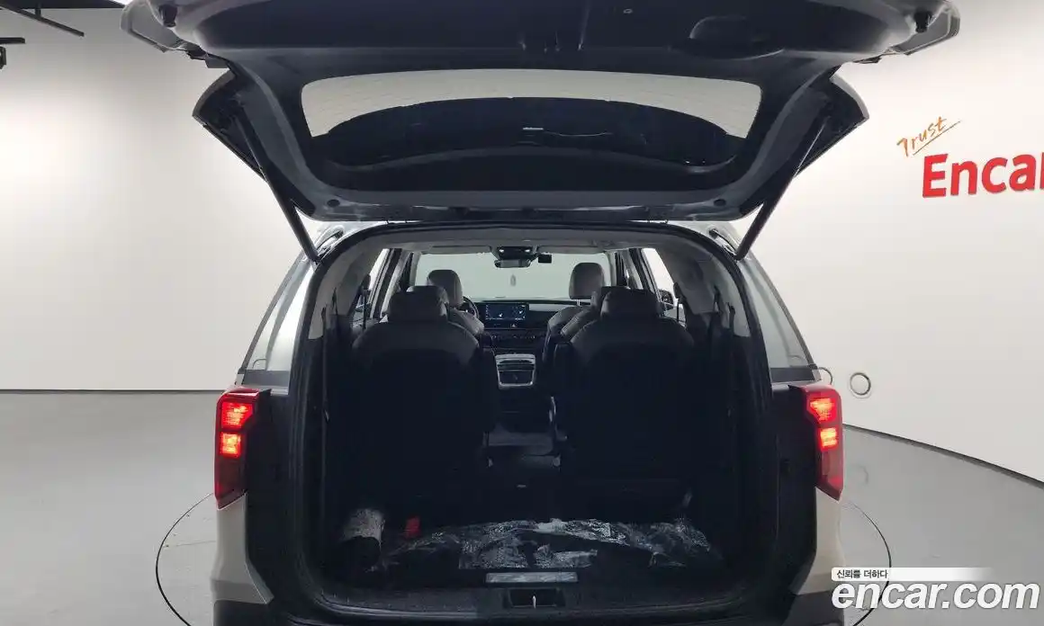 Kia Canival 2024 3.5 Автомат в Москве № 131262, фото 4