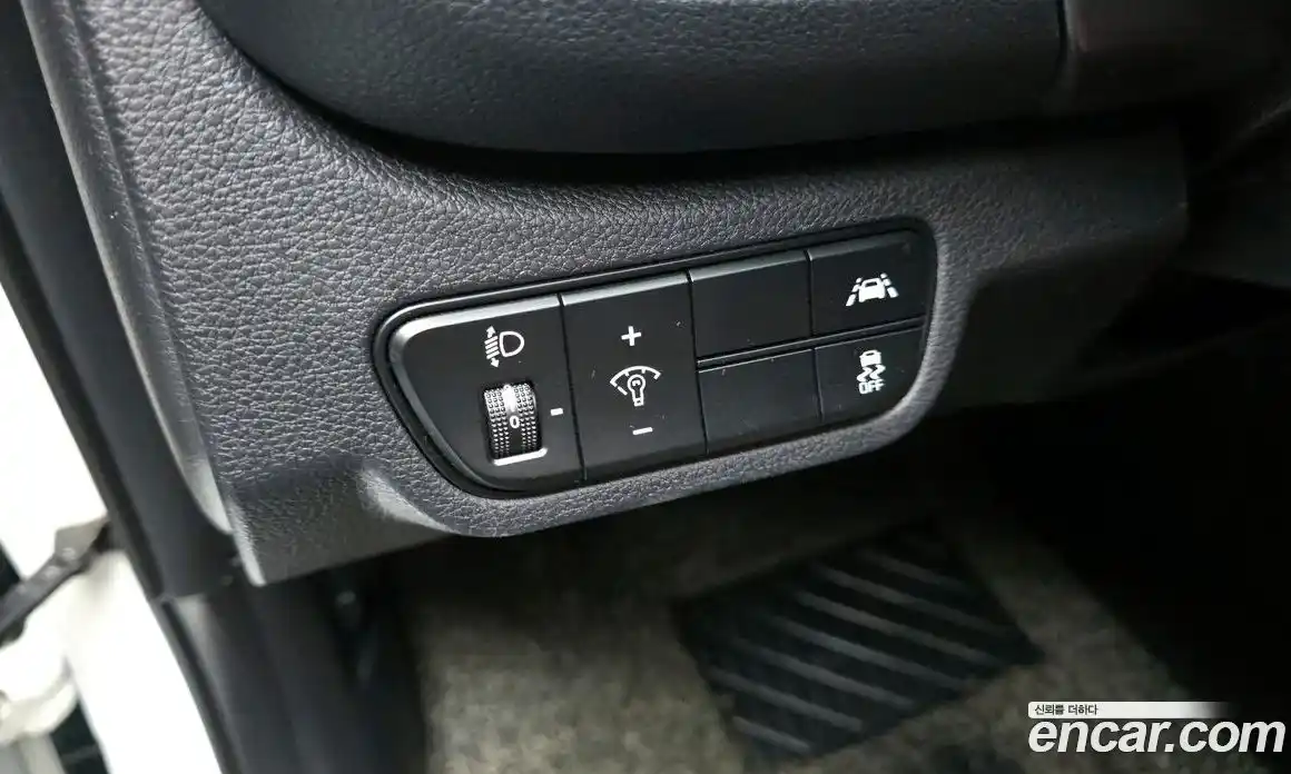 Kia Seltos 2022 1.6 Автомат в Москве № 131368, фото 3