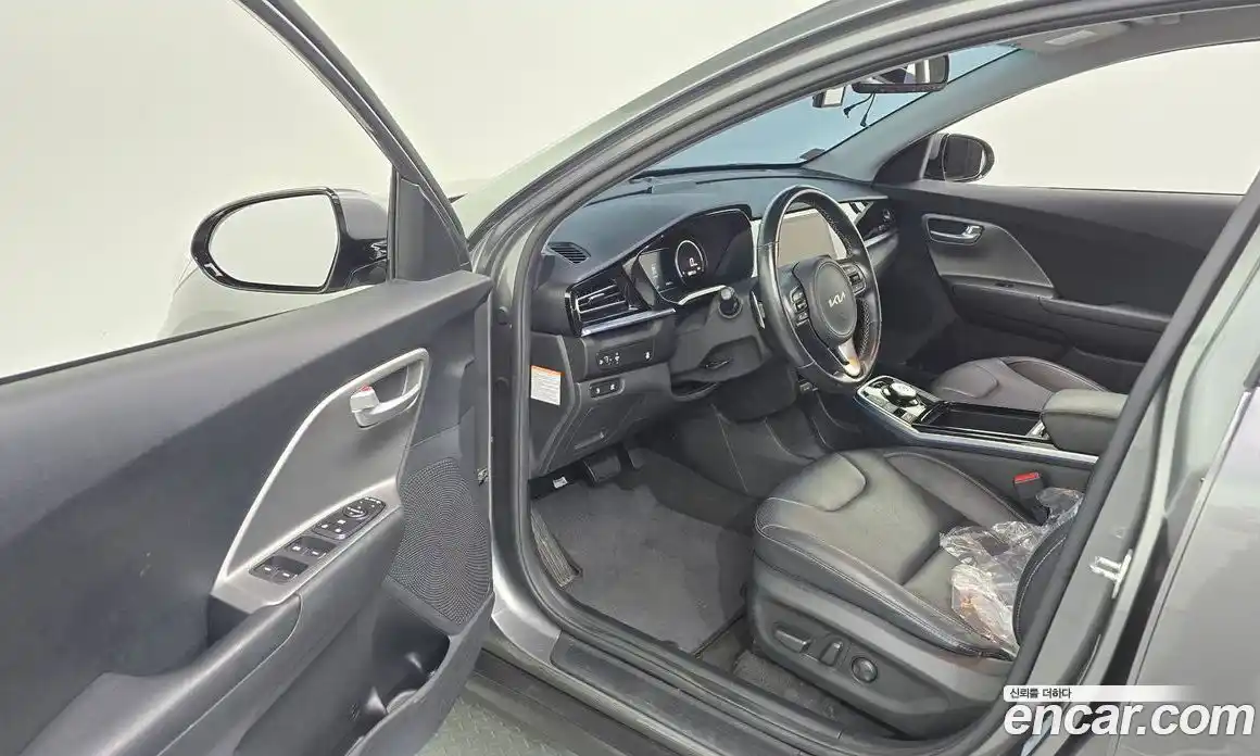 Kia Niro 2023 0.1 Автомат в Москве № 131747, фото 15