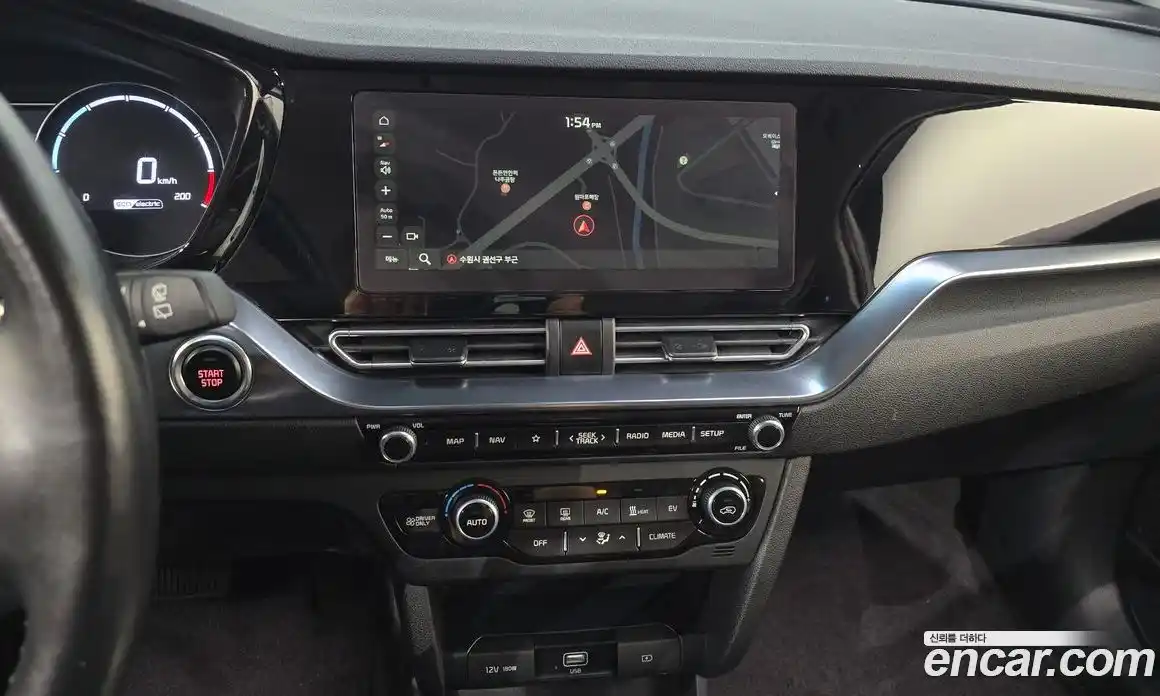 Kia Niro 2023 0.1 Автомат в Москве № 131747, фото 4