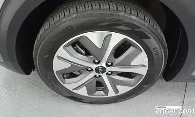 Kia Niro 2023 0.1 Автомат в Москве № 131747, миниатюра 8