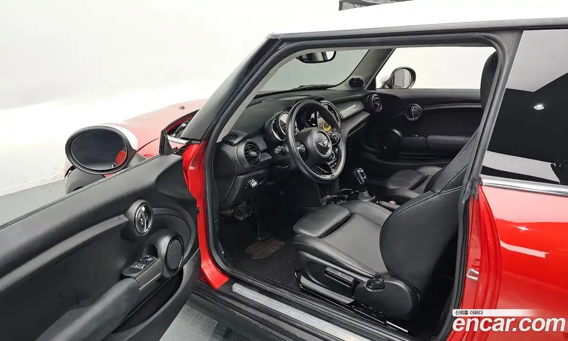 Mini Cooper 2018 1.5 Автомат в Москве № 136760, фото 13