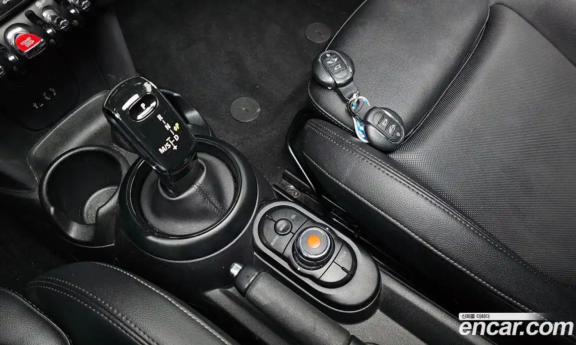 Mini Cooper 2018 1.5 Автомат в Москве № 136760, фото 17