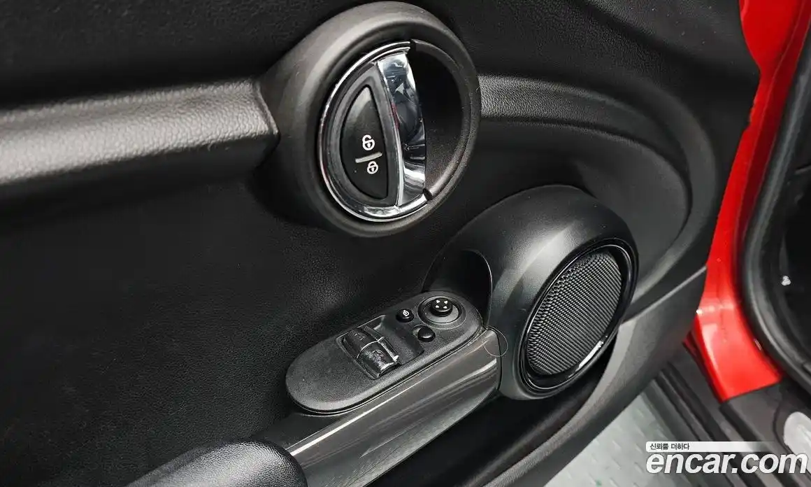 Mini Cooper 2018 1.5 Автомат в Москве № 136760, фото 7