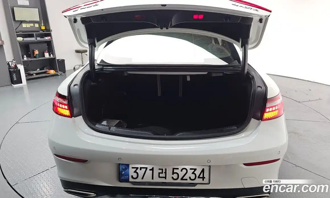 Mercedes-Benz E-Class 2021 3.0 Автомат в Москве № 137659, фото 19