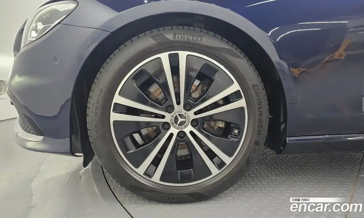 Mercedes-Benz E-Class 2022 2.0 Автомат в Москве № 139963, фото 11