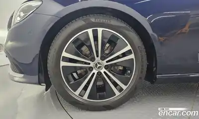 Mercedes-Benz E-Class 2022 2.0 Автомат в Москве № 139963, миниатюра 11