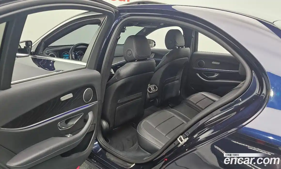 Mercedes-Benz E-Class 2022 2.0 Автомат в Москве № 139963, фото 15