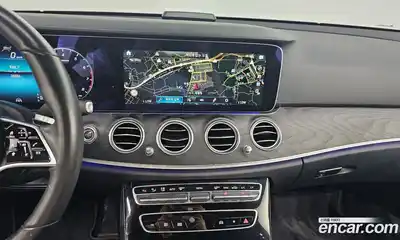 Mercedes-Benz E-Class 2022 2.0 Автомат в Москве № 139963, миниатюра 2