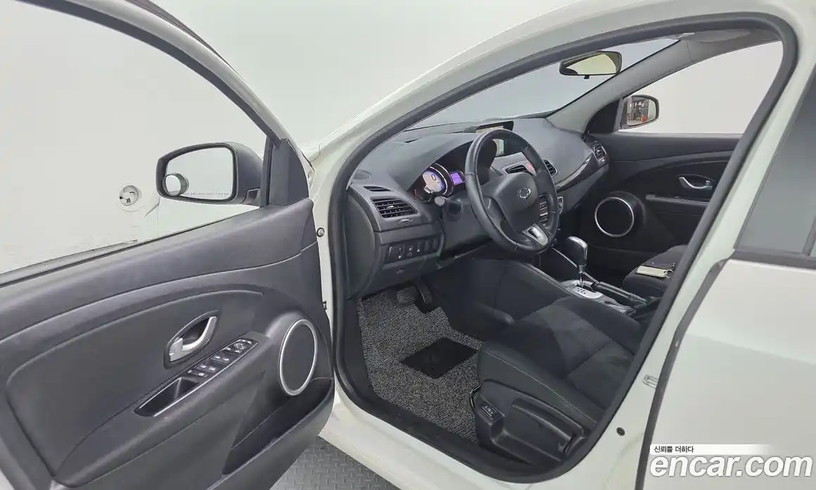 Renault SM3 2015 1.6 Автомат в Москве № 147853, фото 18