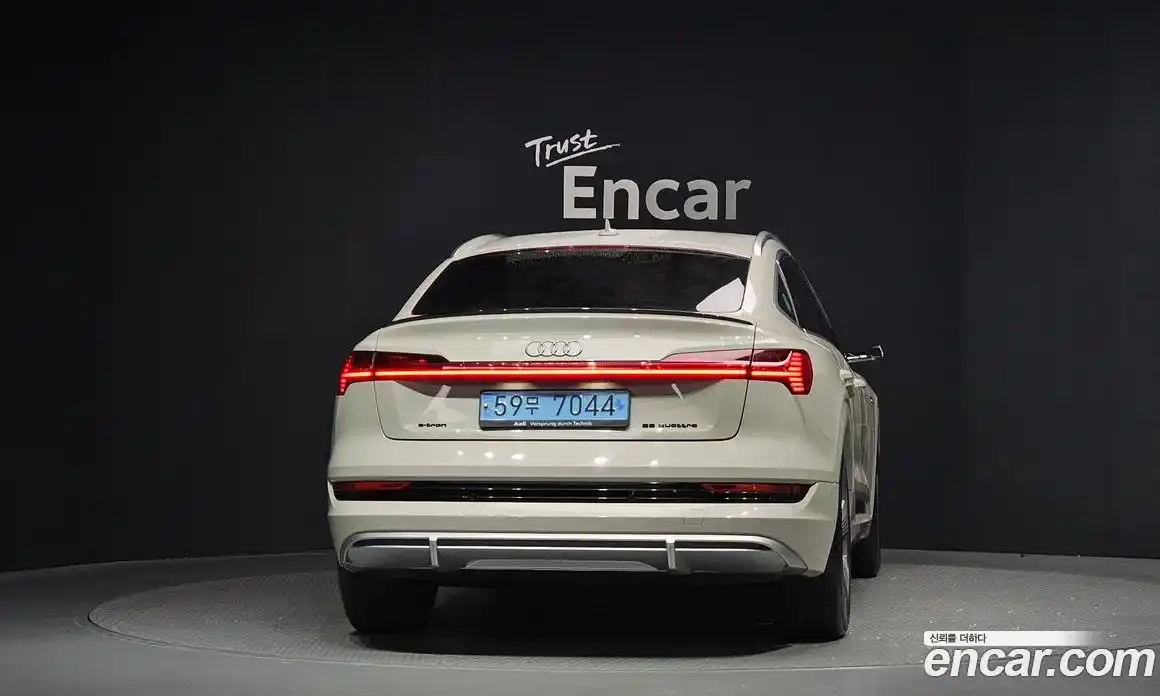 Audi e-tron 2022 0.2 Автомат в Москве № 154741, фото 1