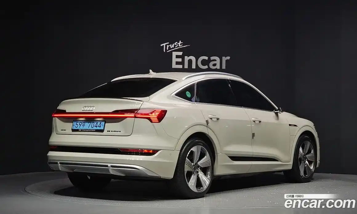 Audi e-tron 2022 0.2 Автомат в Москве № 154741, фото 15