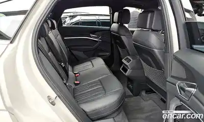 Audi e-tron 2022 0.2 Автомат в Москве № 154741, миниатюра 5