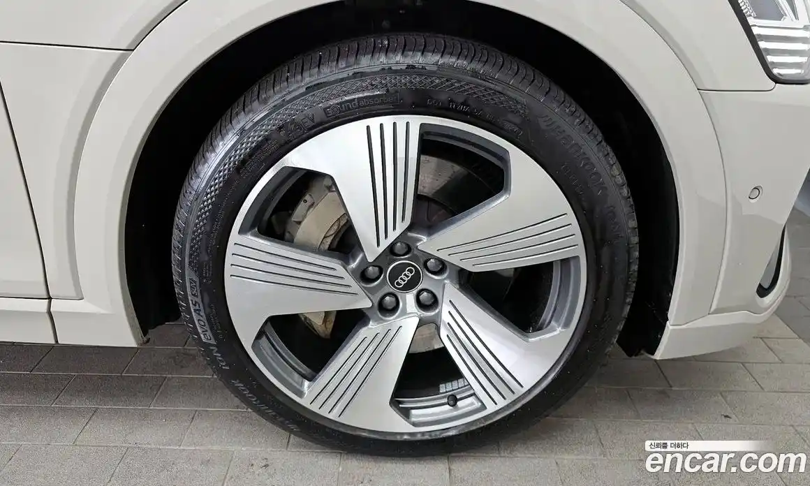 Audi e-tron 2022 0.2 Автомат в Москве № 154741, фото 6