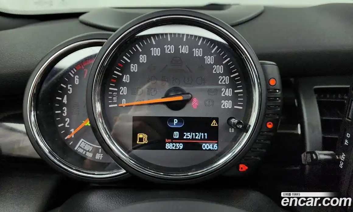 Mini Cooper Convertible 2018 1.5 Автомат в Москве № 157337, фото 12