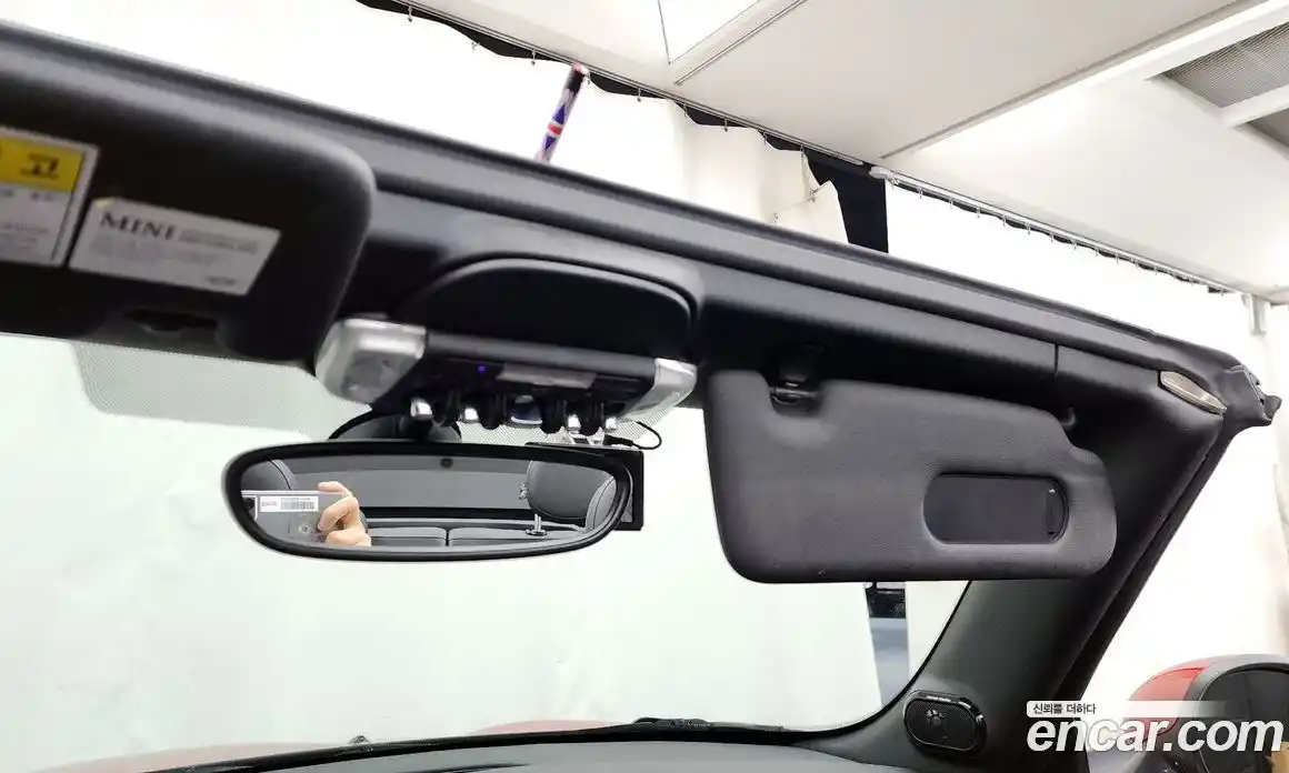 Mini Cooper Convertible 2018 1.5 Автомат в Москве № 157337, фото 14