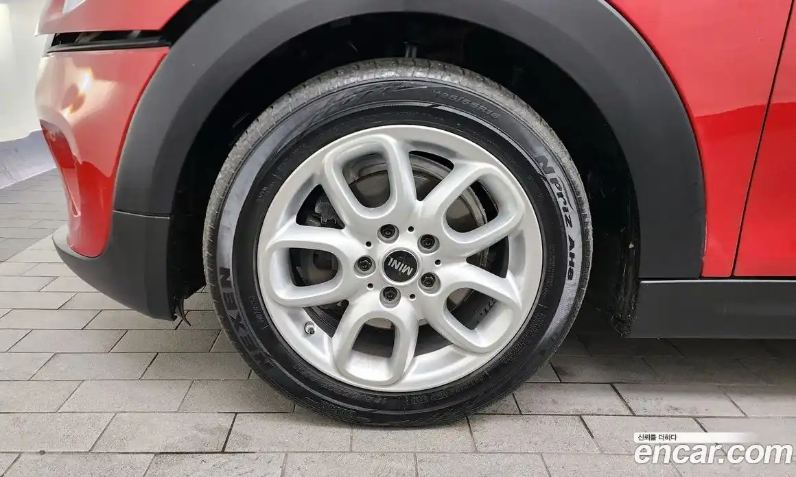 Mini Cooper Convertible 2018 1.5 Автомат в Москве № 157337, фото 17