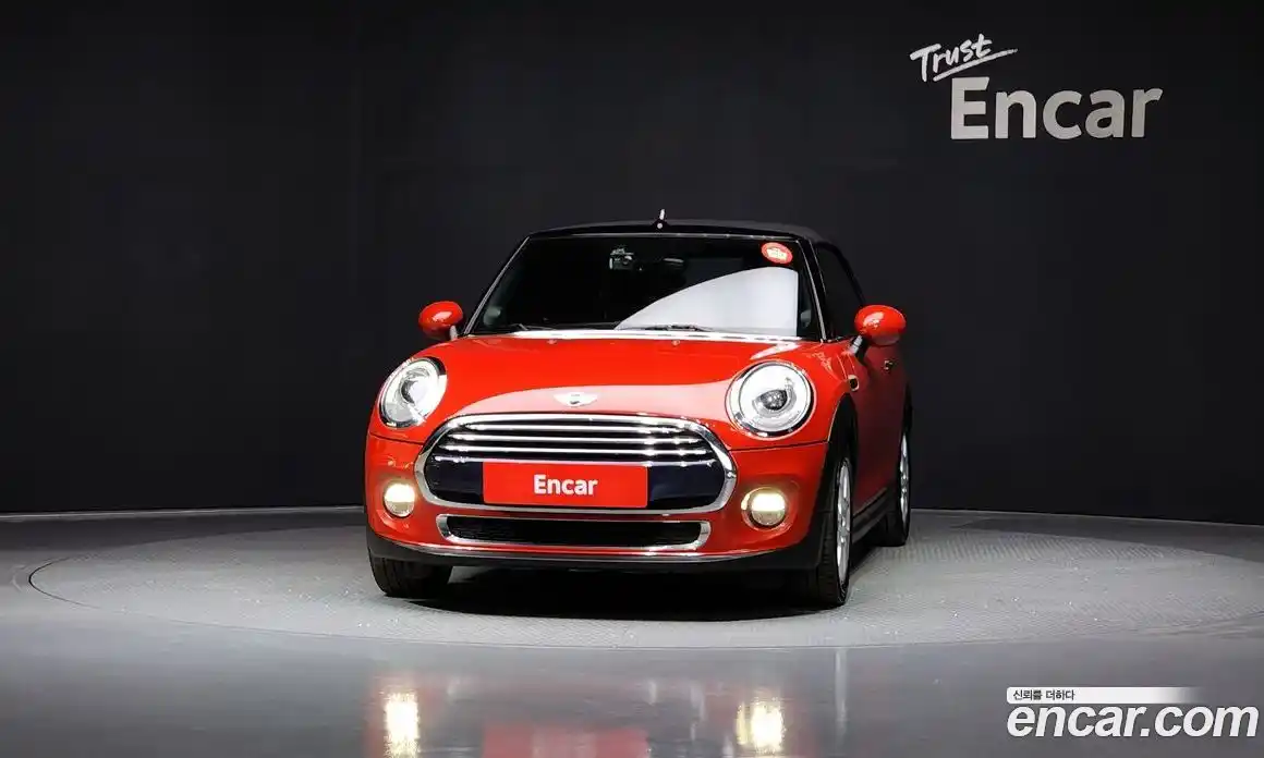 Mini Cooper Convertible 2018 1.5 Автомат в Москве № 157337, фото 19