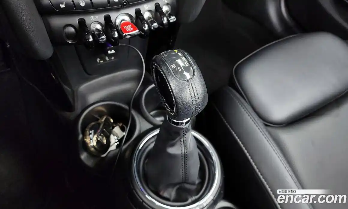 Mini Cooper Convertible 2018 1.5 Автомат в Москве № 157337, фото 9