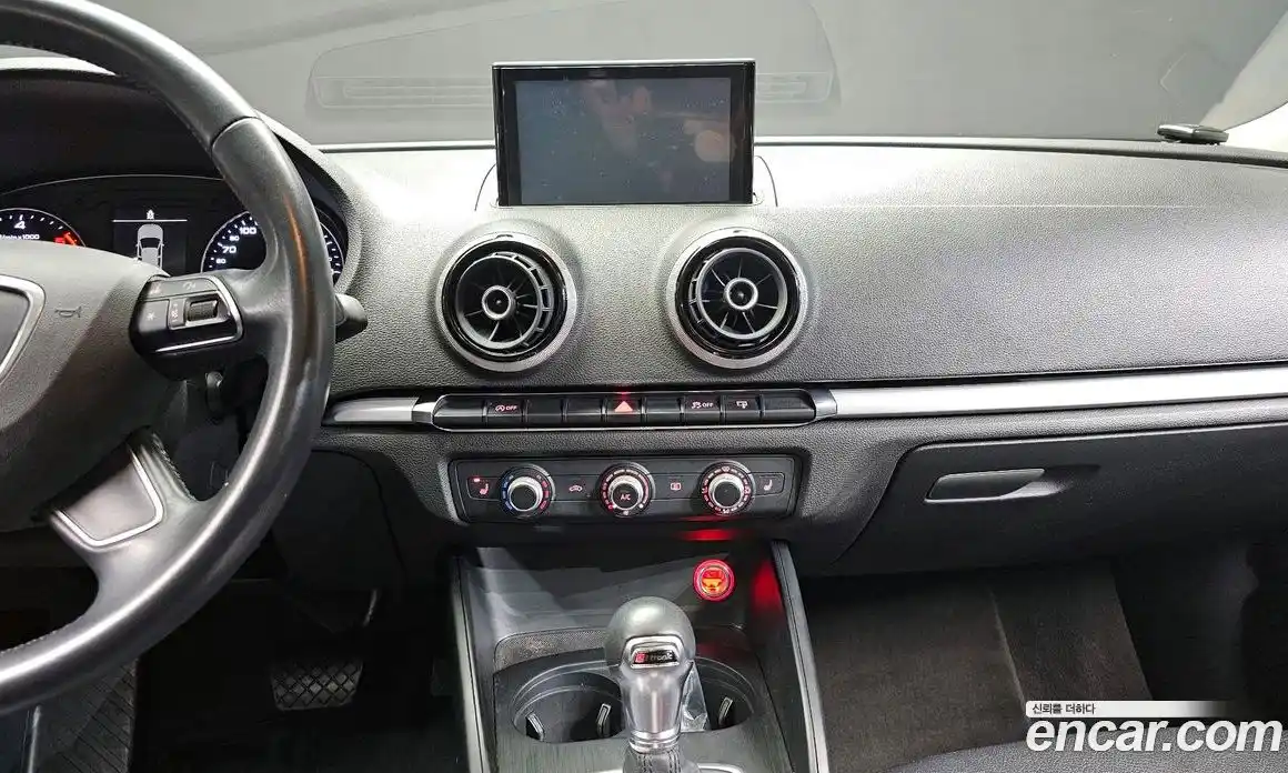 Audi A3 2015 1.6 Автомат в Москве № 158273, фото 15