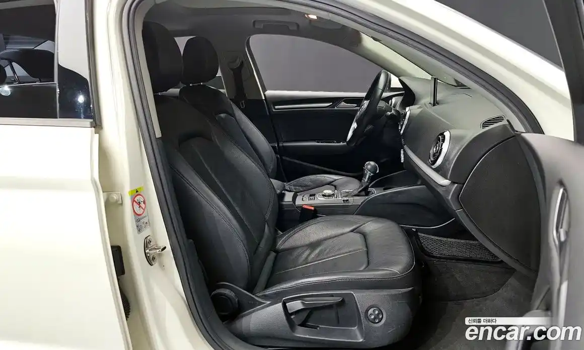 Audi A3 2015 1.6 Автомат в Москве № 158273, фото 16