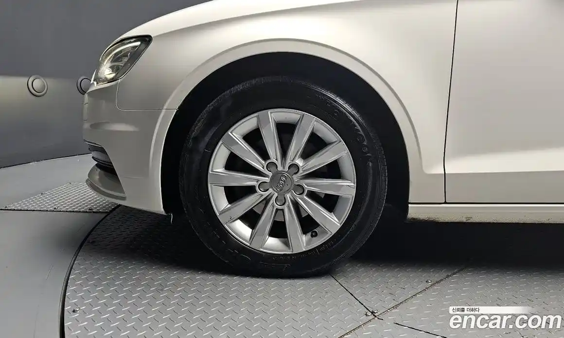 Audi A3 2015 1.6 Автомат в Москве № 158273, фото 18