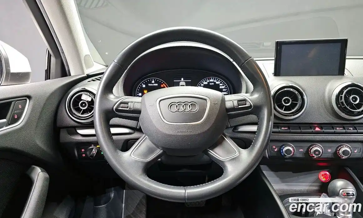 Audi A3 2015 1.6 Автомат в Москве № 158273, фото 19