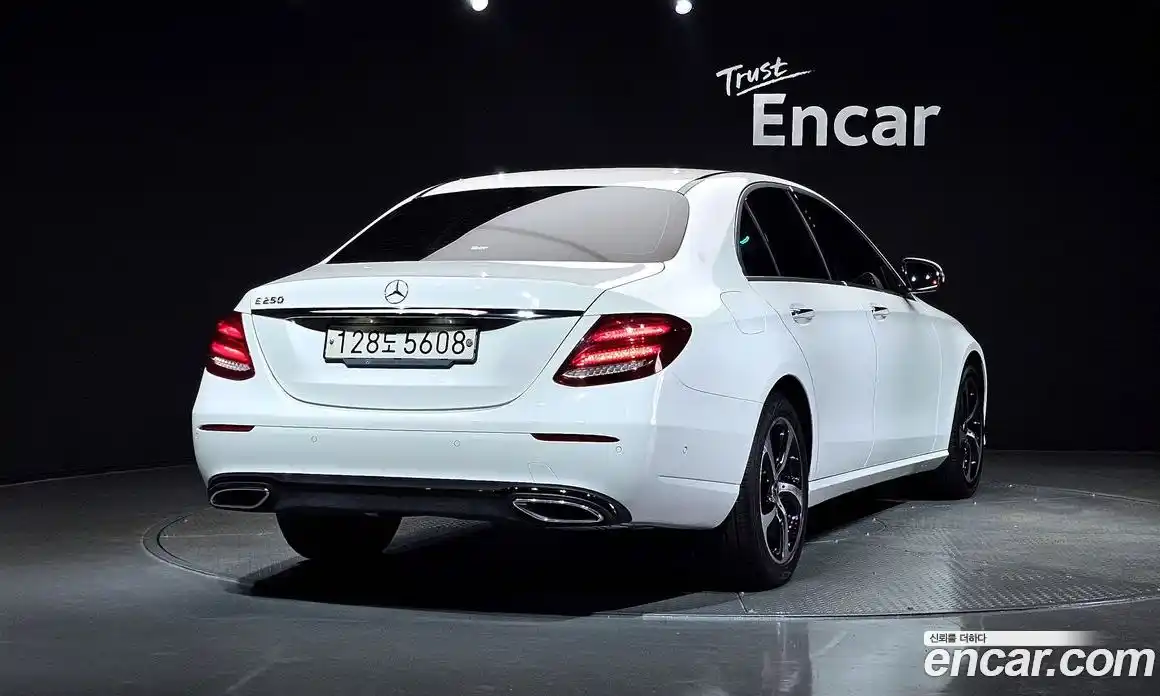 Mercedes-Benz E-Class 2020 2.0 Автомат в Москве № 159641, фото 19