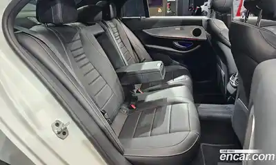 Mercedes-Benz E-Class 2020 2.0 Автомат в Москве № 159641, миниатюра 2