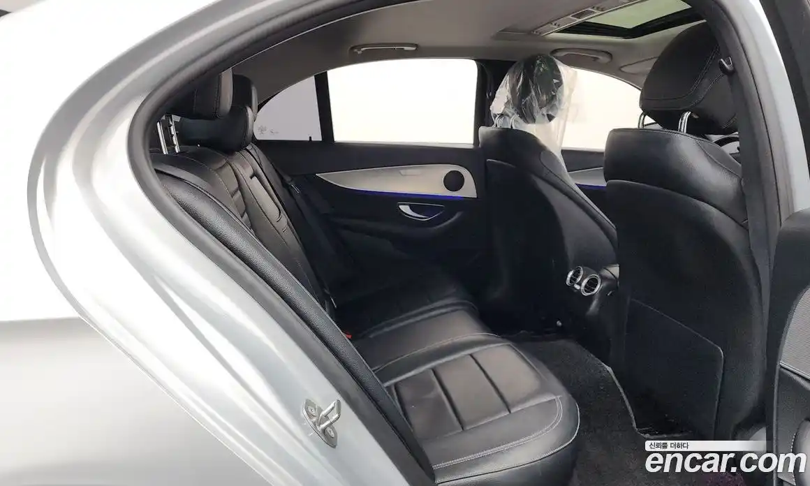 Mercedes-Benz E-Class 2017 2.0 Автомат в Москве № 160855, фото 19