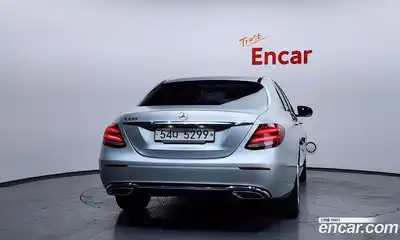 Mercedes-Benz E-Class 2017 2.0 Автомат в Москве № 160855, миниатюра 3