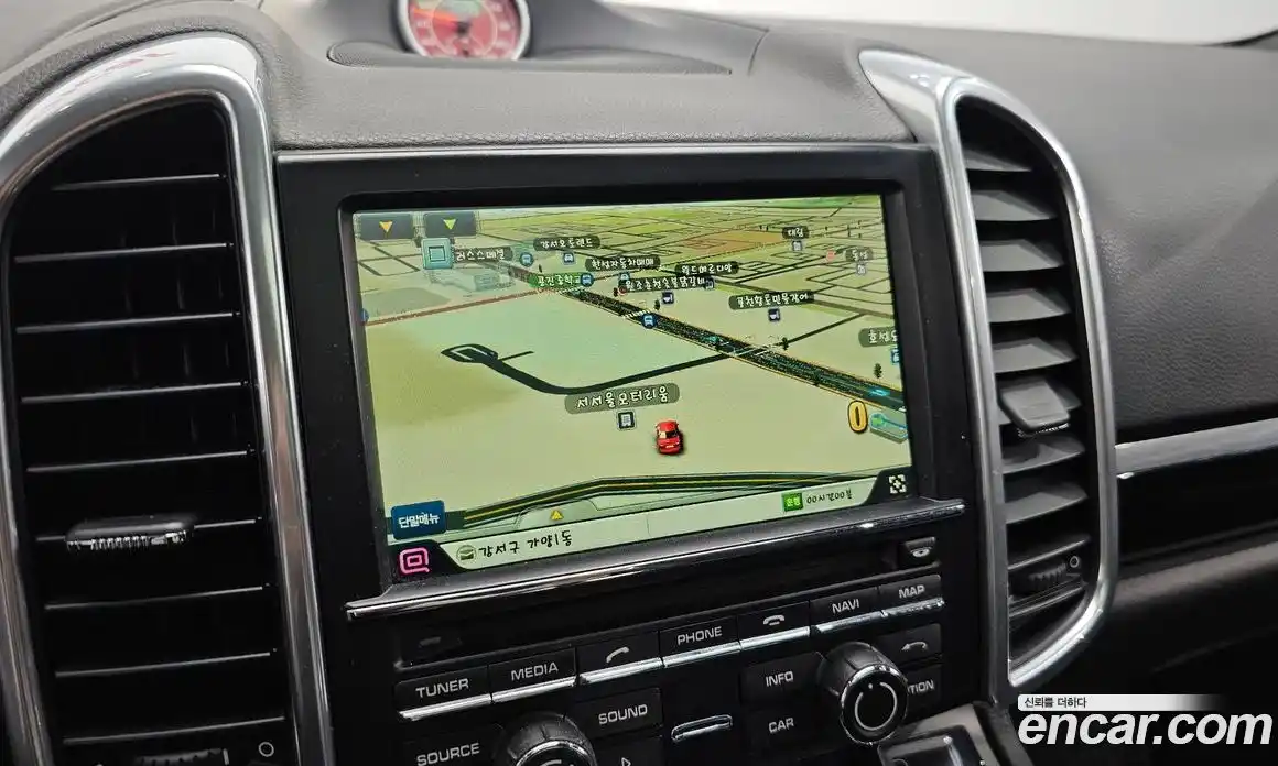 Porsche Cayenne 2015 3.0 Автомат в Москве № 165651, фото 14