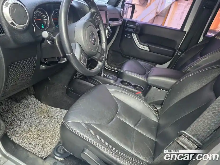 Jeep Wrangler 2015 2.8 Автомат в Москве № 170067, фото 9