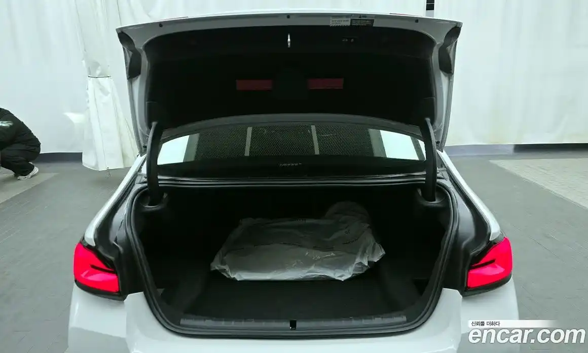 BMW 5-Series 2023 2.0 Автомат в Москве № 191328, фото 3