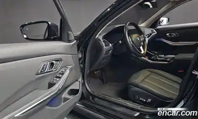 BMW 3-Series 2019 2.0 Автомат в Москве № 193163, миниатюра 6