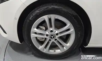 Mercedes-Benz A-Class 2025 2.0 Автомат в Москве № 193588, миниатюра 3