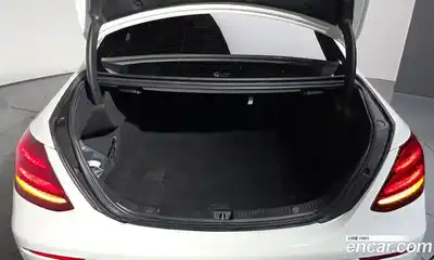 Mercedes-Benz E-Class 2020 1.9 Автомат в Москве № 194172, миниатюра 11