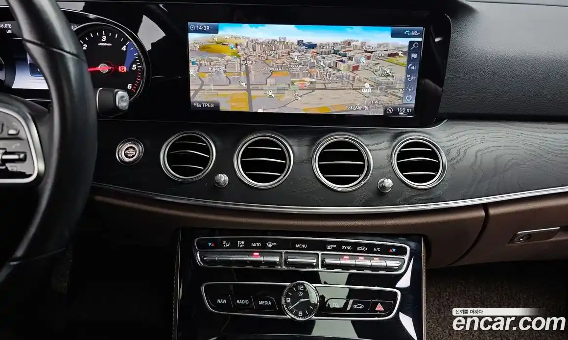 Mercedes-Benz E-Class 2020 1.9 Автомат в Москве № 194172, фото 13