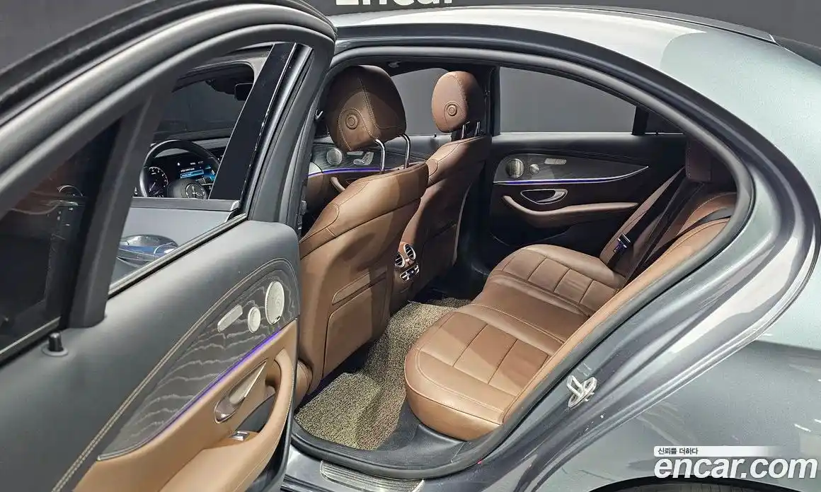 Mercedes-Benz E-Class 2023 2.0 Автомат в Москве № 194335, фото 15