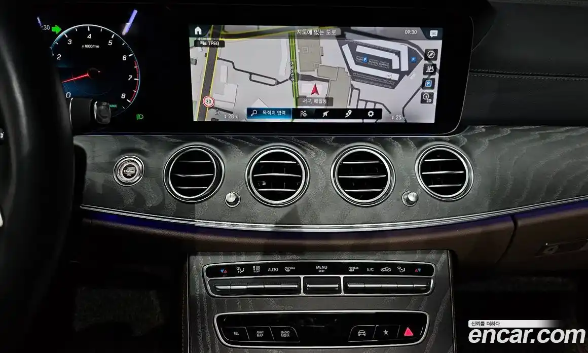 Mercedes-Benz E-Class 2023 2.0 Автомат в Москве № 194335, фото 16