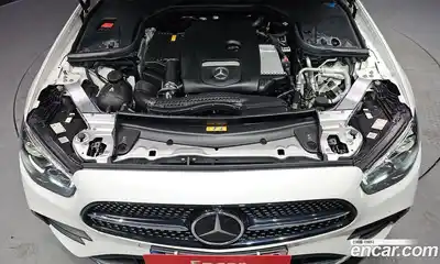 Mercedes-Benz E-Class 2023 2.0 Автомат в Москве № 194512, миниатюра 2