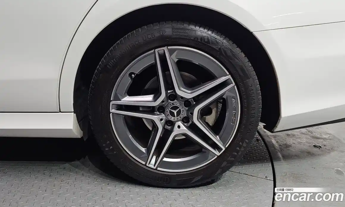 Mercedes-Benz E-Class 2023 2.0 Автомат в Москве № 194512, фото 3