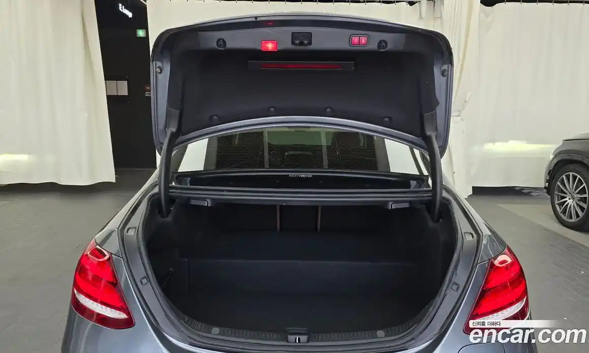 Mercedes-Benz E-Class 2019 2.0 Автомат в Москве № 195619, фото 9