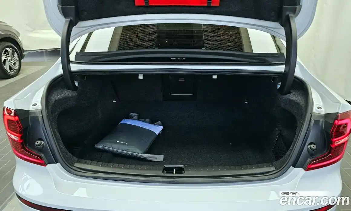 Volvo S60 2022 2.0 Автомат в Москве № 196985, фото 14