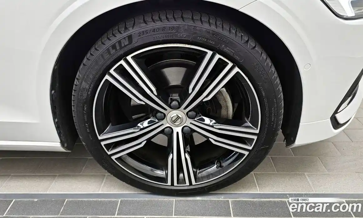 Volvo S60 2022 2.0 Автомат в Москве № 196985, фото 3